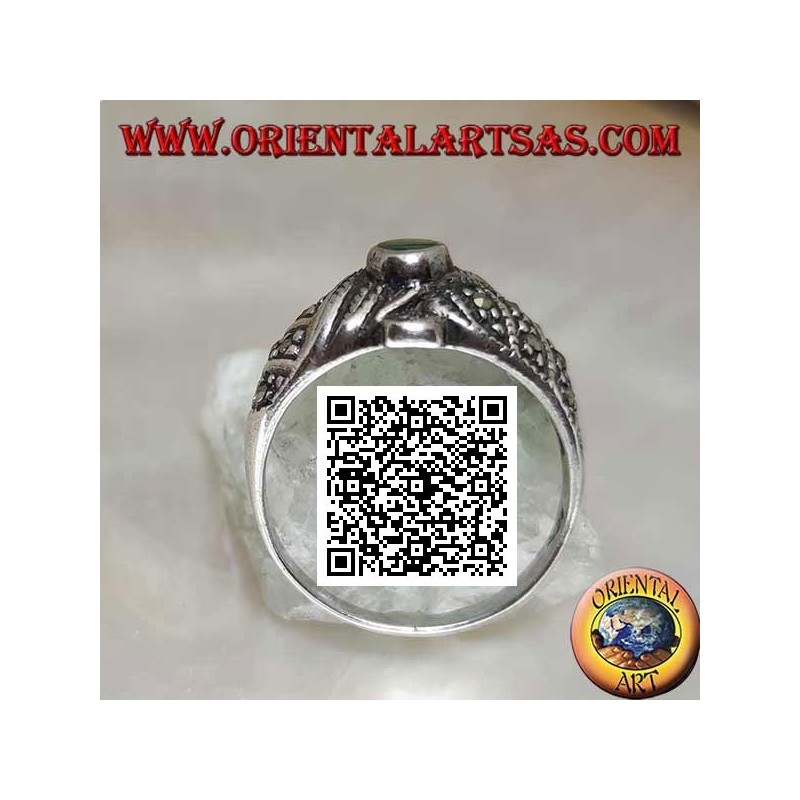 Anillo de plata con ágata verde ovalada en hilos cruzados tachonado de marcasita