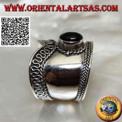 Large bague en argent en forme de V avec onyx ovale et serpentine d'un côté, Bali