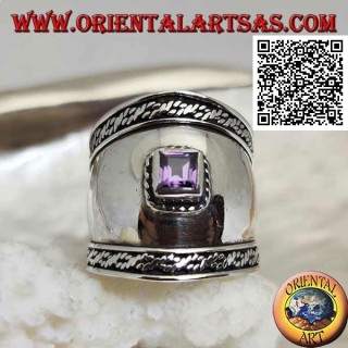 Anello in argento a fascia larga con ametista quadrata sfaccettata e intreccio sui lati, Bali