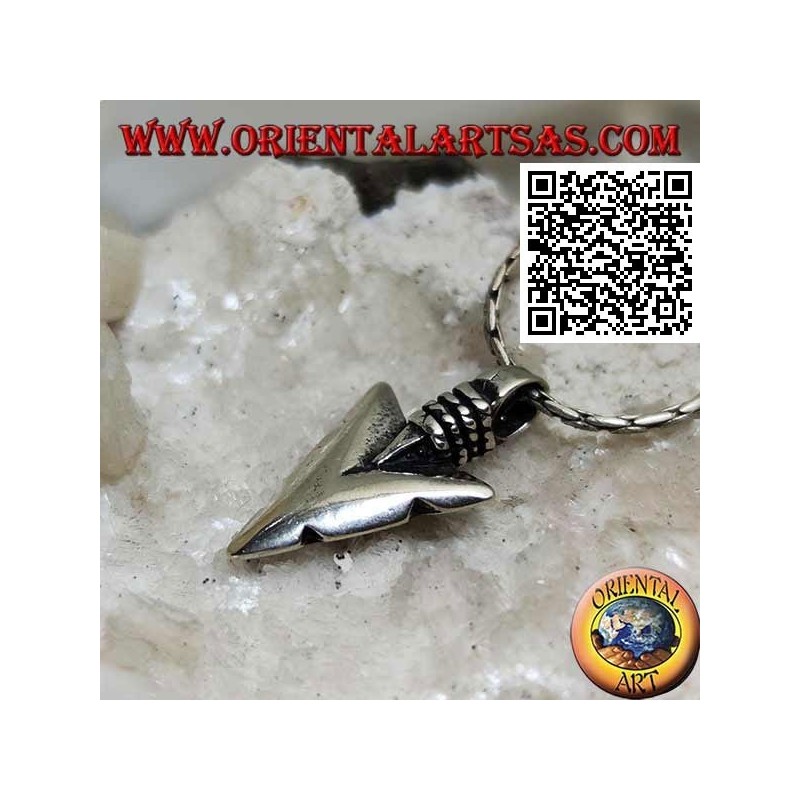Silver pendant: Native American thick arrowhead