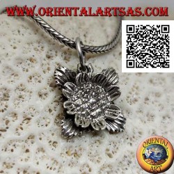 Pendentif en argent en forme de tournesol avec des feuilles