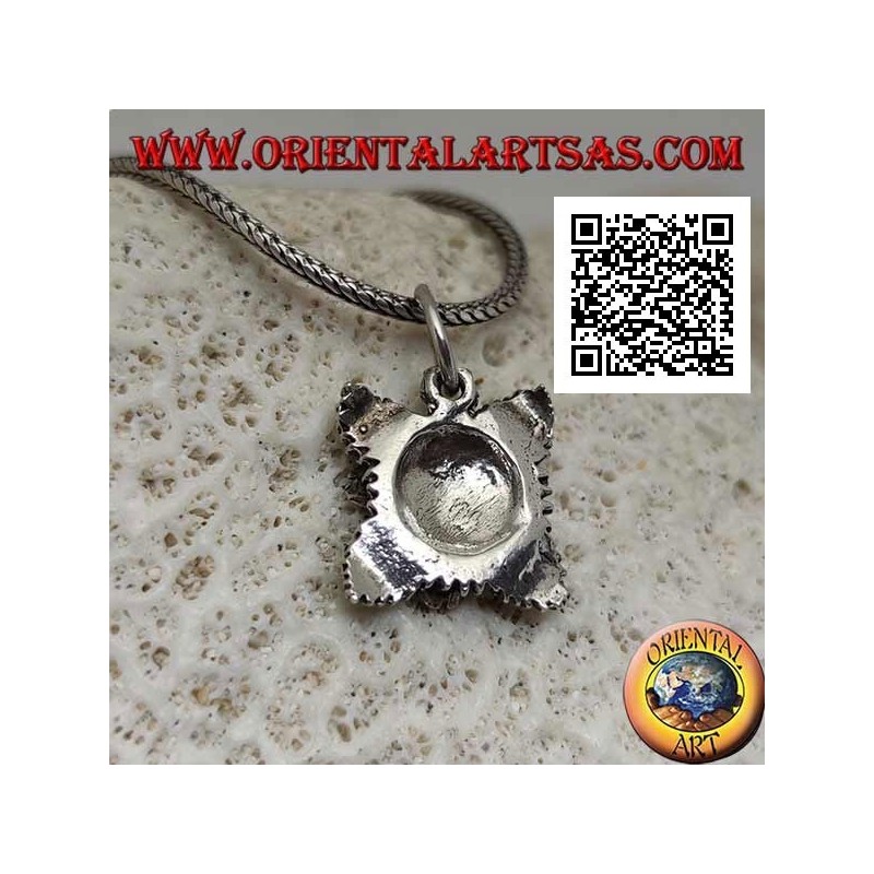 Silver pendant in the shape of a sunflower with leaves