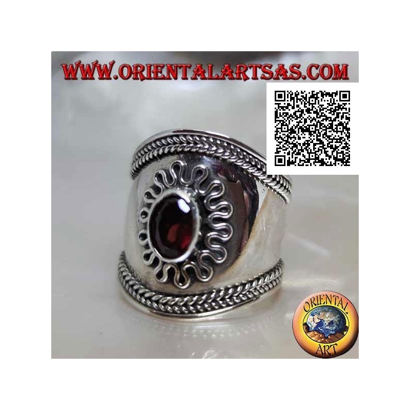 Breitband Silberring mit ovalem Granat, umgeben von Serpentin und an den Seiten miteinander verflochten, Bali (Freesize)