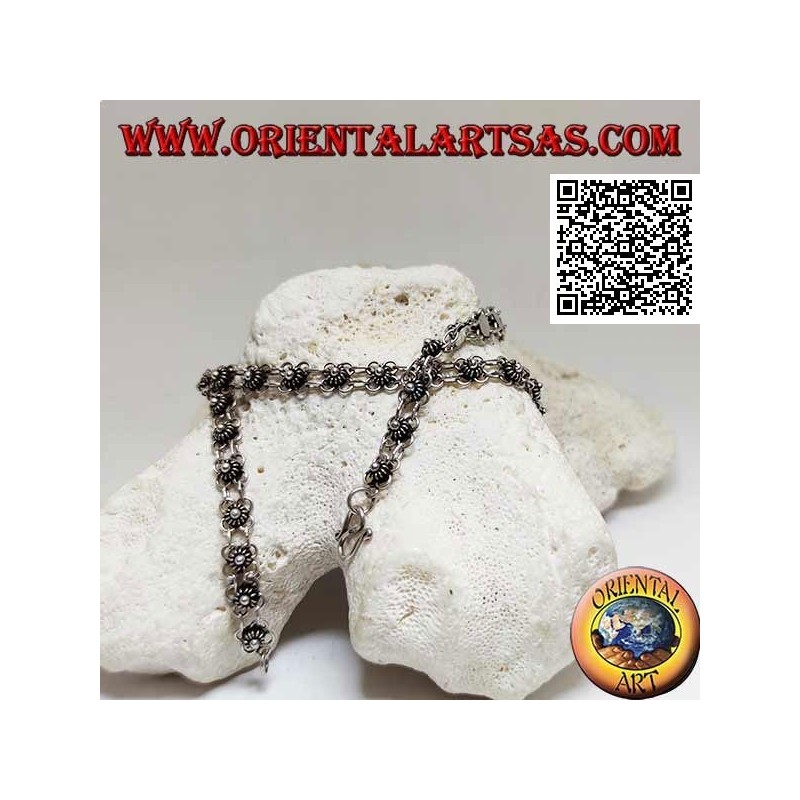925 ‰ silver choker necklace with a row of small flowers chained together (40 cm)