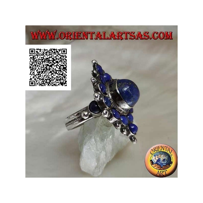 Bague en argent rhomboïdal avec lapis lazuli rond et cabochon rond central lapis lazuli