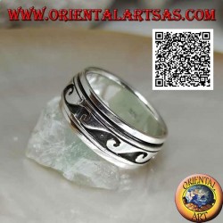 Anti-stress rotating silver ring, large waves in bas-relief in succession