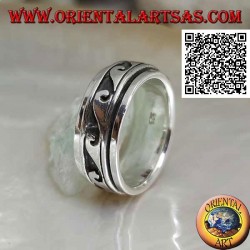 Anti-stress rotating silver ring, large waves in bas-relief in succession