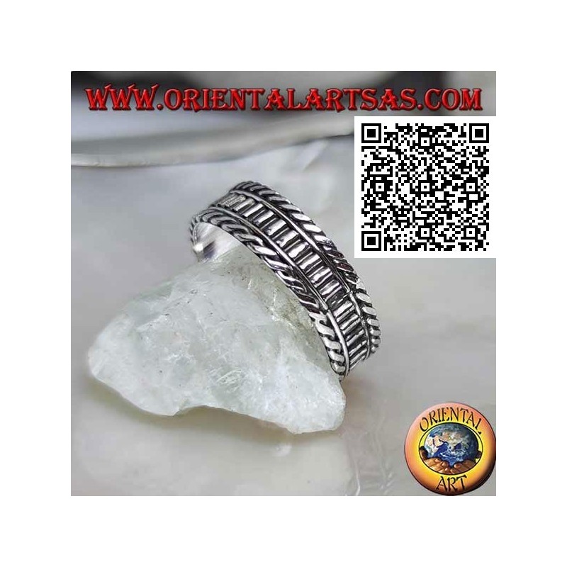 Anello in argento a fedina segmenti verticali tra cordoncini arrotolati