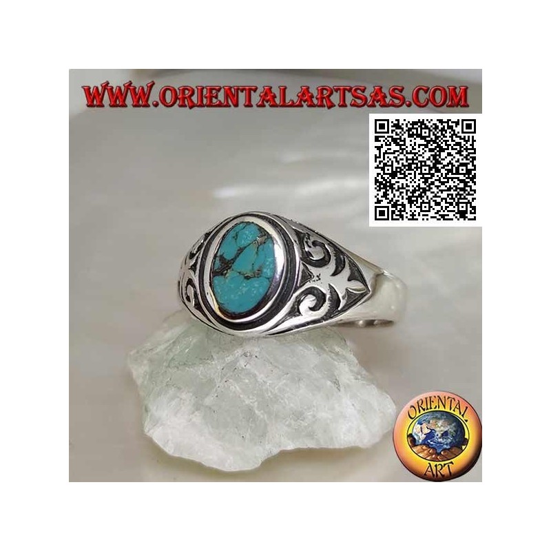 Anillo de plata con turquesa ovalada natural con azucena imperial en bajorrelieve a los lados