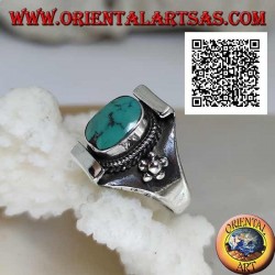 Silver ring with antique Tibetan turquoise in Nepalese setting with flower of balls on the sides (16)