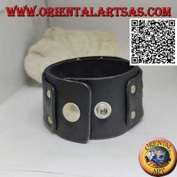 Breites Armband aus echtem Leder, 5 Nieten und Nähte an einem Clipverschluss und 2 Längen (schwarz)