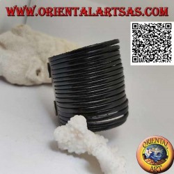 Breites Armband aus echtem Leder mit glatten Streifen mit Clipverschluss und 2 Längen (schwarz)