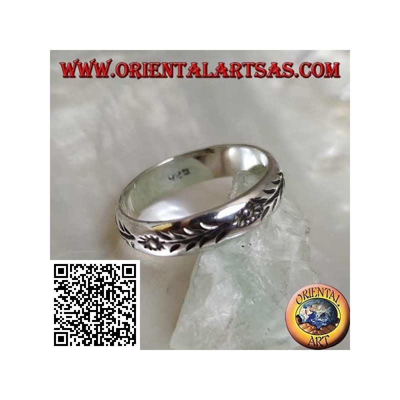 Silver ring with engraved sunflowers and stems