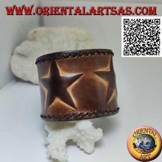 Wide bracelet in real leather, three stars in relief with clip closure and 2 lengths