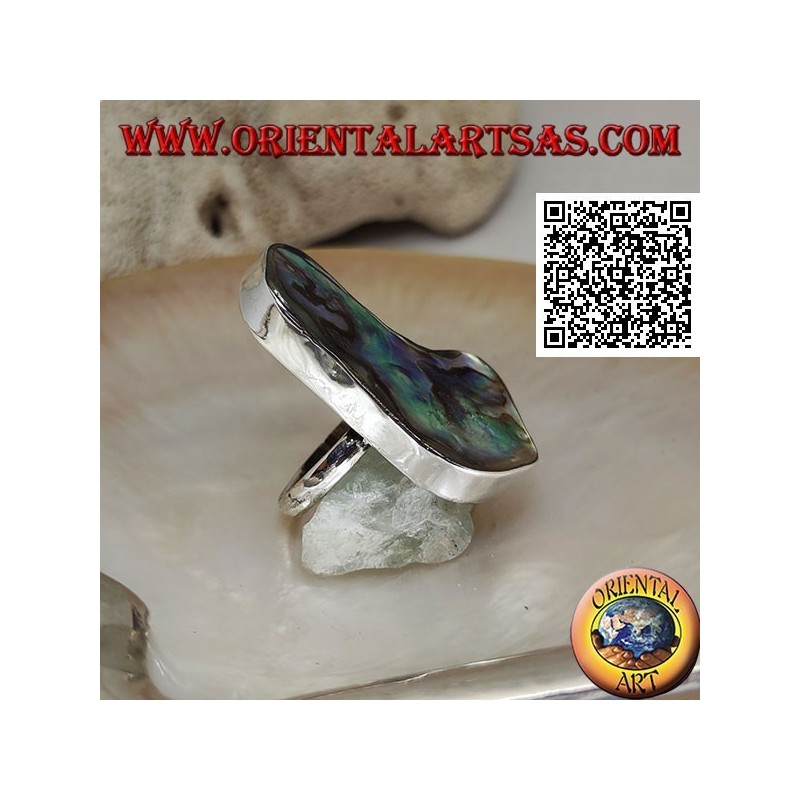 Anello in argento con grande paua shell (abalone) irregolare su semplice fedina