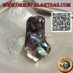 Silberring mit großer unregelmäßiger Paua-Schale (Abalone) an einem einfachen Band