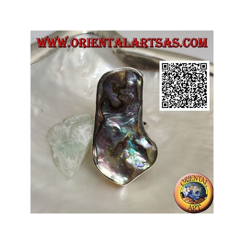 Anillo de plata con gran concha de paua irregular (abulón) en una banda simple