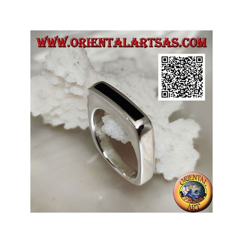 Anello in argento con onice rettangolare stretta a filo bordo su montatura liscia spessa