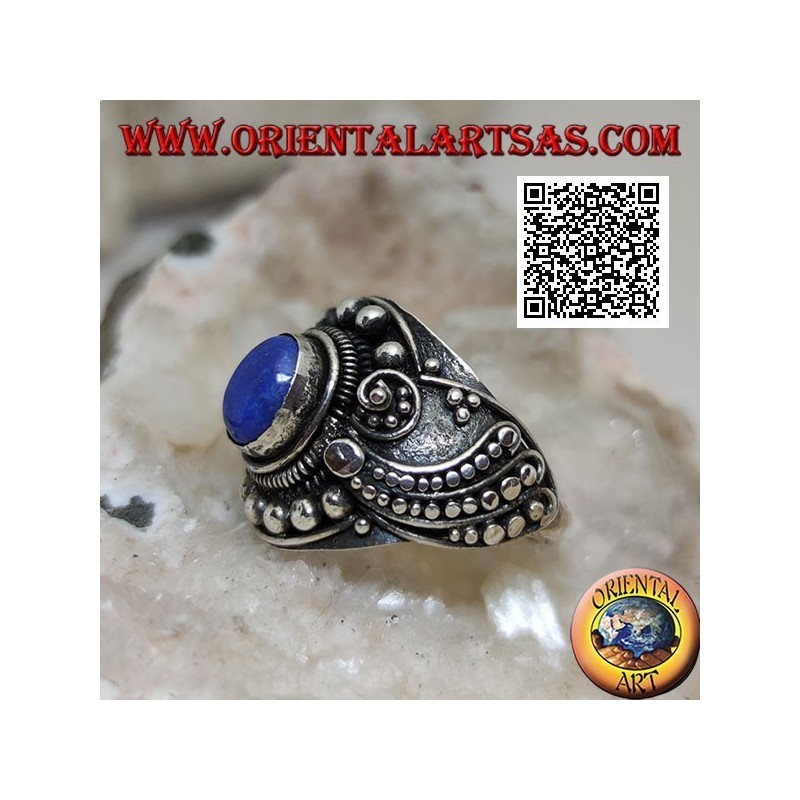 Bague en argent avec lapis lazuli ovale et décor ethnique perlé ondulé