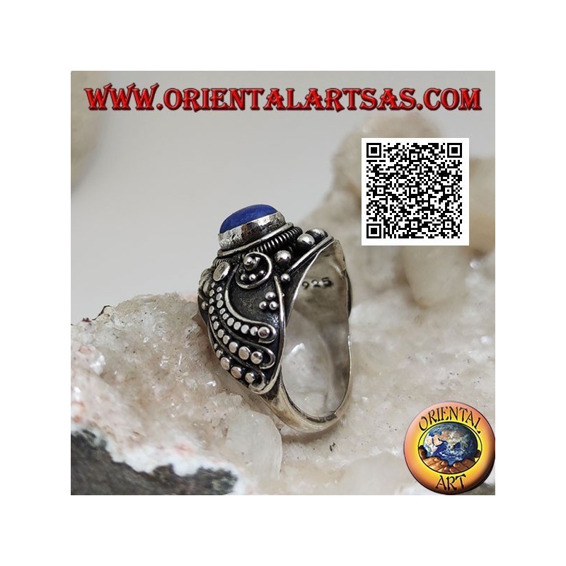 Bague en argent avec lapis lazuli ovale et décor ethnique perlé ondulé