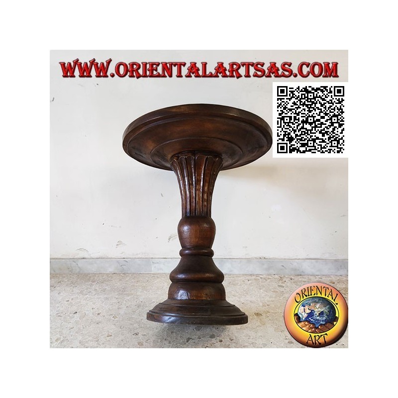 Mesa de centro redonda con base central cónica floreciente tallada a mano en madera de teca (72 cm)