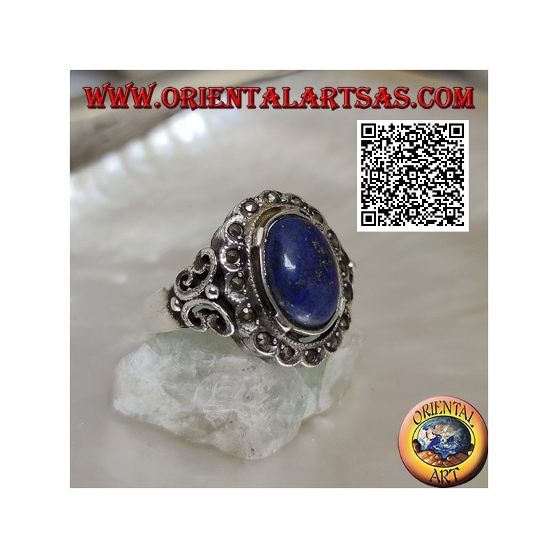 Anello in argento con lapislazzulo ovale cabochon contornato da marcassite e farfalla traforata sui lati