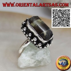 Silver ring with ancient Tibetan Dzi agate from the first half of the 20th century surrounded by balls