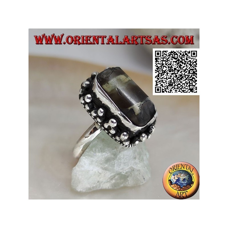 Anillo de plata con ágata Dzi tibetana antigua de la primera mitad del siglo XX rodeado de bolas