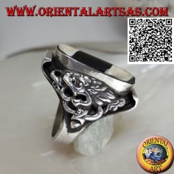 Bague en argent avec ancienne agate tibétaine Dzi des années 1900 sur serti népalais avec dragon en relief sur les côtés