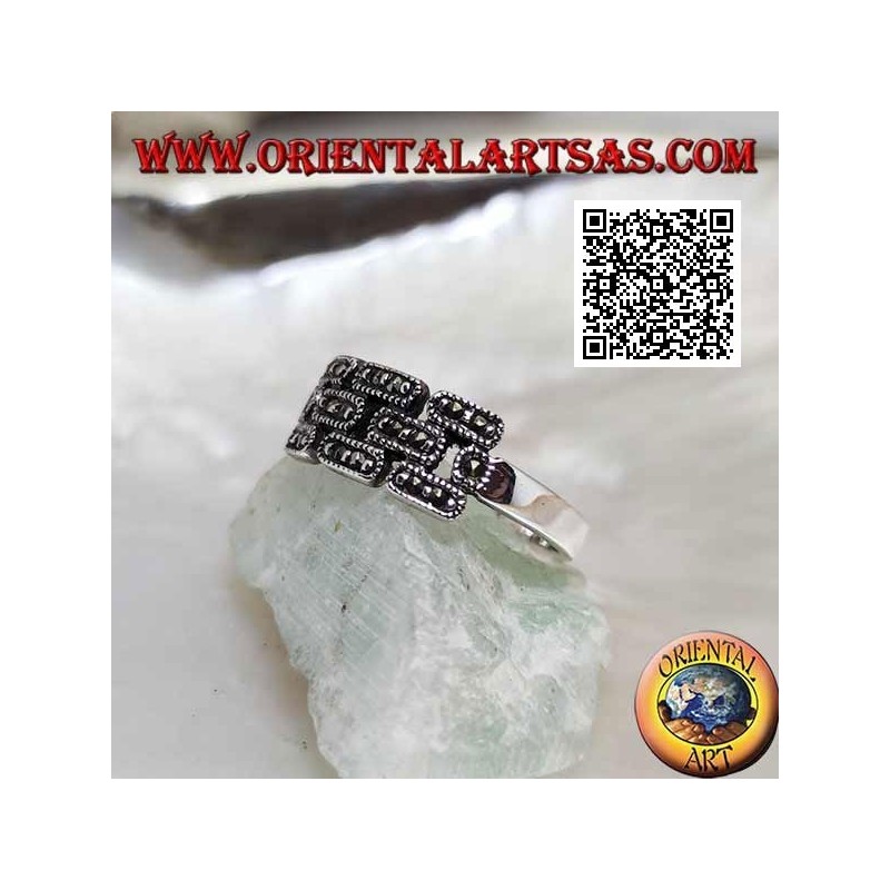 Anillo de plata en forma de pared de ladrillos tachonados con marcasita