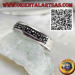 Bague en argent à moitié cloutée de marcassite