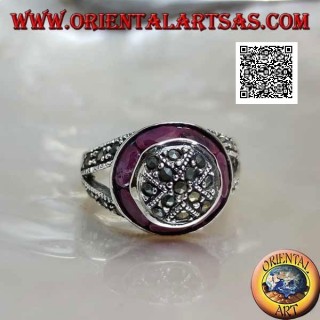 Anello in argento a cupola tempestata di marcassite e anello circolare di rubini ovali naturali