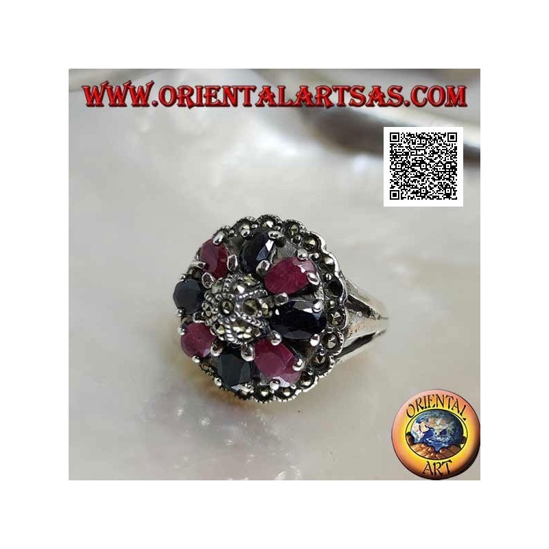 Bague en argent avec rubis et saphirs ovales naturels sertis d'un maracsite central sur le dôme et autour