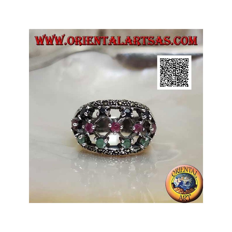 Silberbandring mit Rubinen, Smaragden und runden Saphiren auf perforierter Leinwand und Markasit