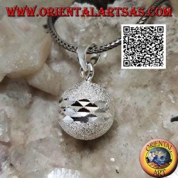 Pendentif en argent sablé "Call of the Angels" taillé dans un anneau double diamant (Ø 16mm.)