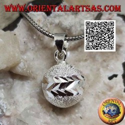 Pendentif en argent sablé "Call of the Angels" taillé dans un anneau double diamant (Ø 16mm.)