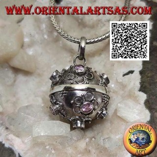 Pendentif en argent "Call of the Angels" avec fleurs en relief et zircon rose central (Ø 20mm.)