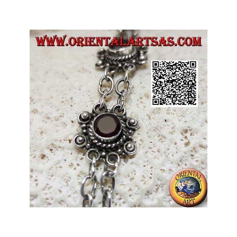 Silberarmband aus 7 Blumen mit zentralem, rundem, facettiertem Granat, verbunden durch zwei Ketten