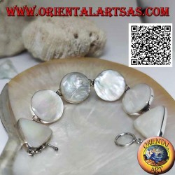 Pulsera de plata con 4 nácar redondos y 2 triangulares en los extremos