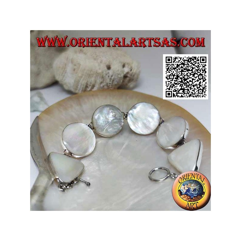 Pulsera de plata con 4 nácar redondos y 2 triangulares en los extremos
