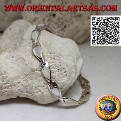 Silberarmband mit 11 birnenförmigen Perlmutt auf silbernen Tellern