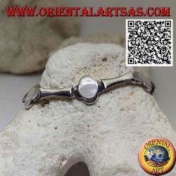 Pulsera de plata con 5 flores con nácar central alternando con placas rectangulares cóncavas