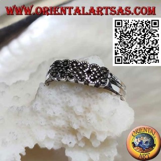 Anillo de plata con tres cruces de marcasita