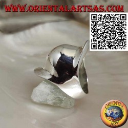 Bague en argent lisse en forme de casquette d'armure