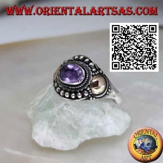 Silberring mit ovalem Amethyst, Kugeln und goldenen Scheiben