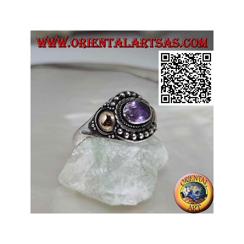Anello in argento con ametista ovale, palline e fogli a dischetti d'oro