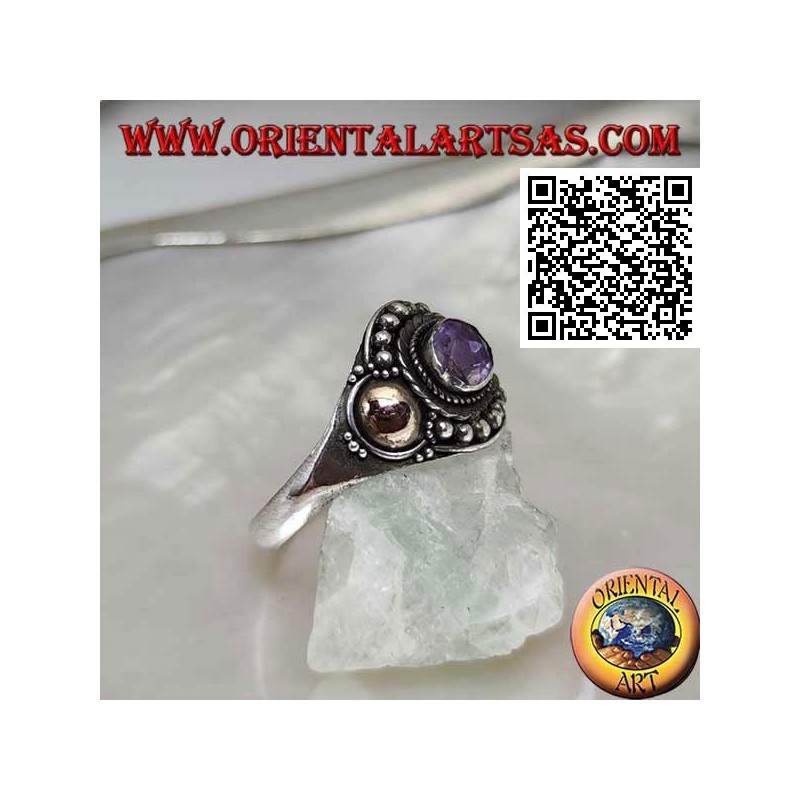 Silberring mit ovalem Amethyst, Kugeln und goldenen Scheiben