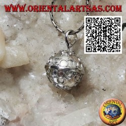 Pendentif en argent "Call of the Angels" avec des cercles de fleurs en relief (Ø 12mm.)