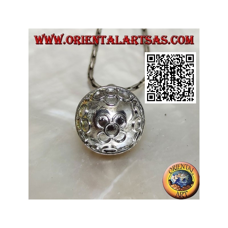 Pendentif en argent "Call of the Angels" avec des cercles de fleurs en relief (Ø 12mm.)