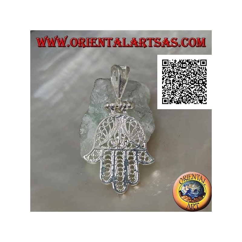 Pendentif Main de Fatima en argent à décor ethnique perforé et parure zirconium couleur saphir